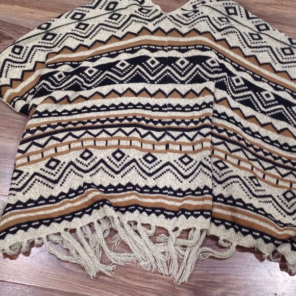 Debut Aztec Boho Poncho Cardigan Women's Sweater Size S/M Brown Black White - Picture 4 of 7